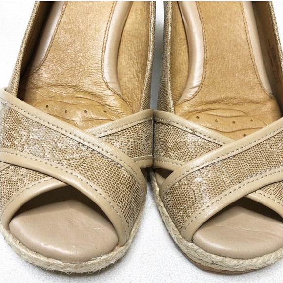 Lightly used tan lace wedge sandals - Picture 3 of 12